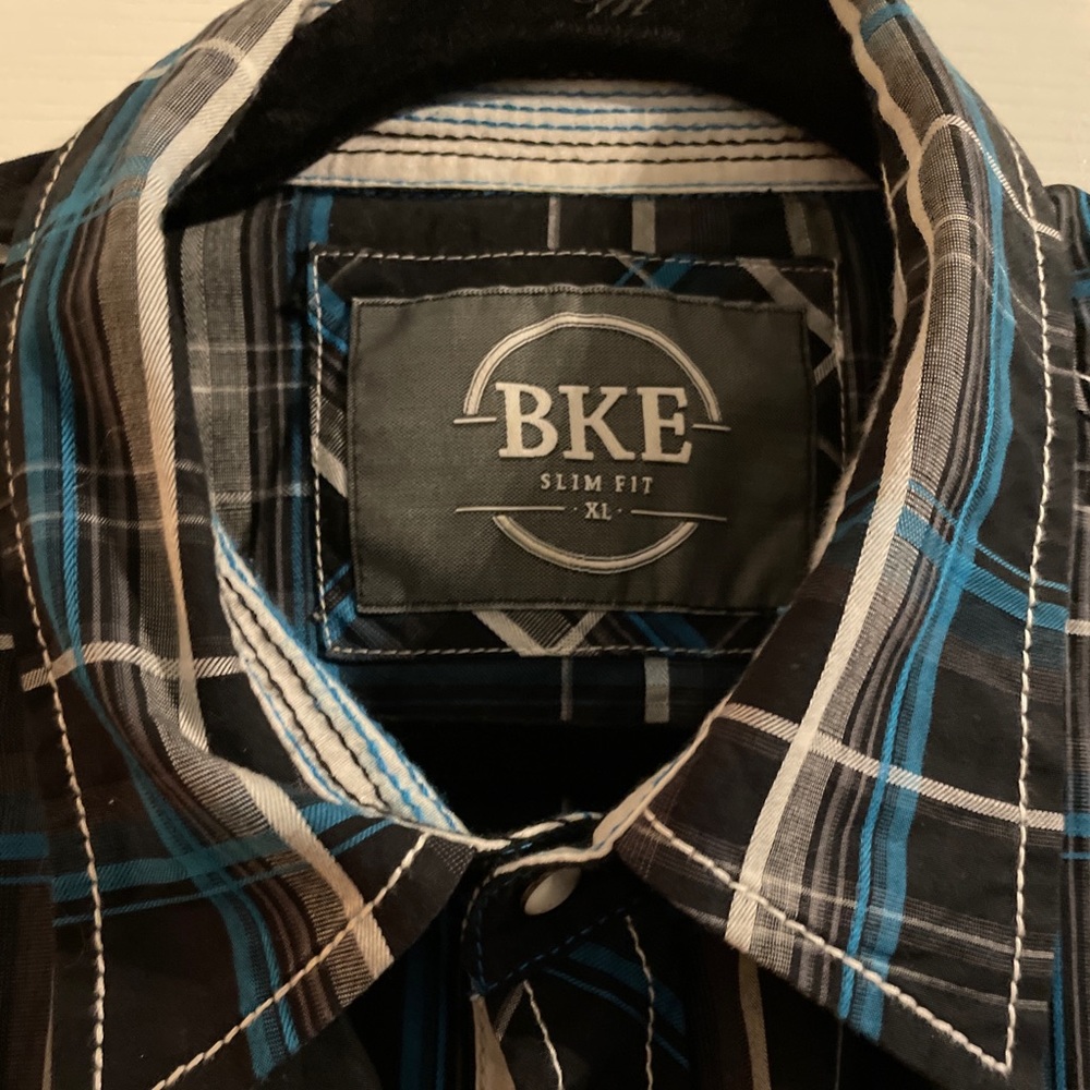 Buckle button down - Picture 2 of 2